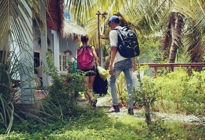 تختخواب و صبحانه Homestay Bentre Coco Lodge