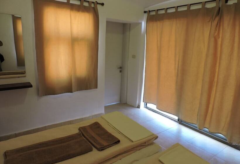 تختخواب و صبحانه Mujib Chalets