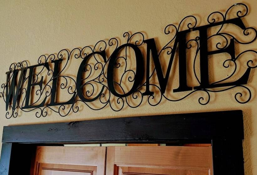 مبيت وإفطار Sagebrush Inn And Suites