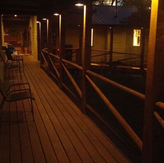 مبيت وإفطار Sagebrush Inn And Suites