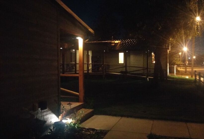 مبيت وإفطار Sagebrush Inn And Suites