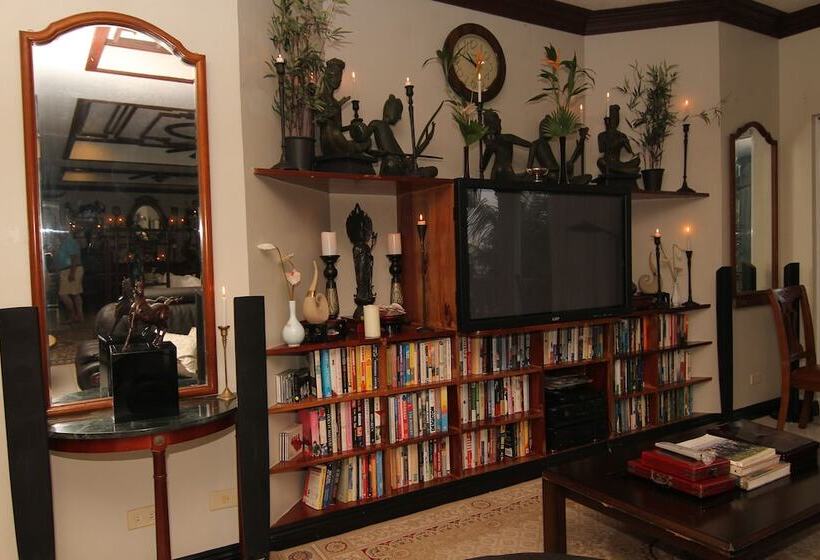 تختخواب و صبحانه The Wilsons  Shangrila