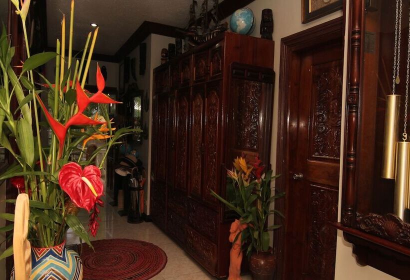 تختخواب و صبحانه The Wilsons  Shangrila