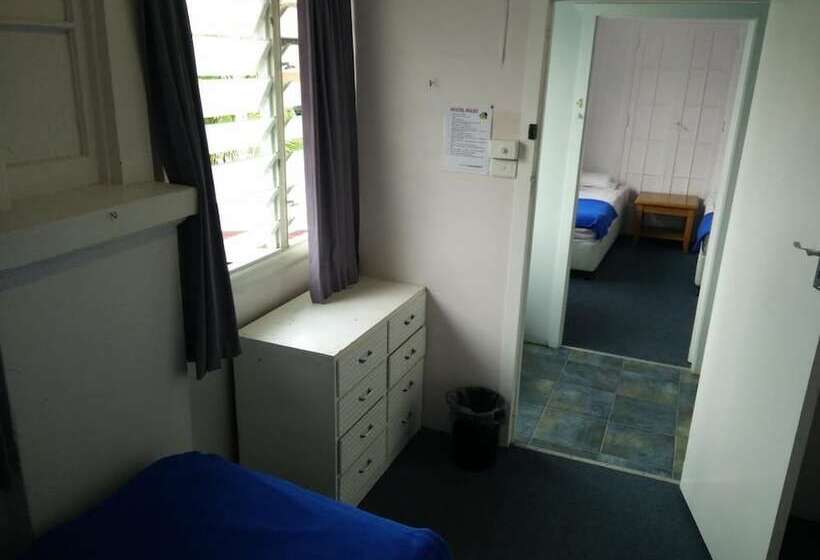 Cairns Girls Hostel