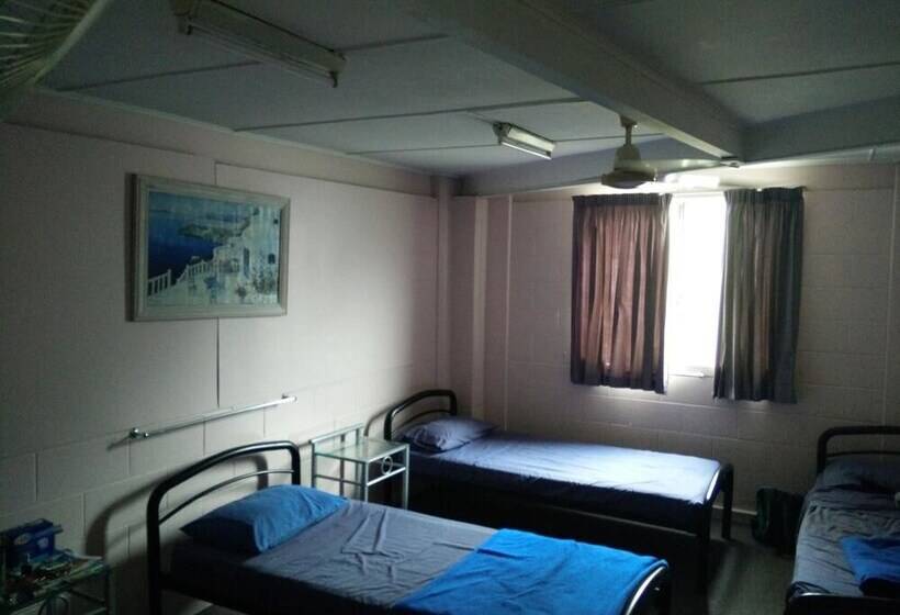 Cairns Girls Hostel