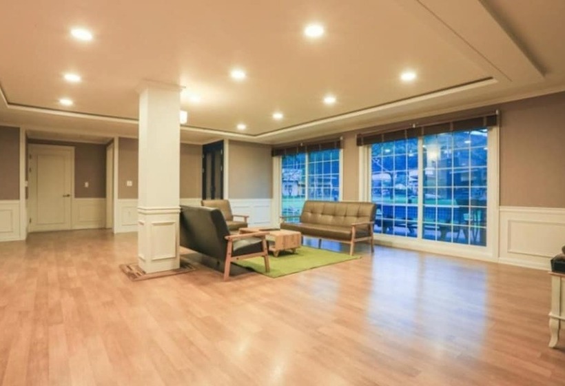 Cheongju Okhwayongsojelpyeong Pension