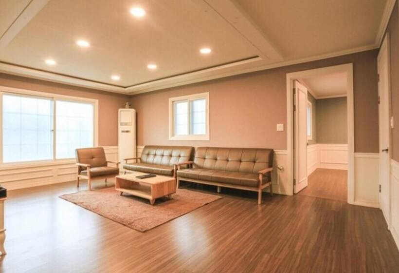 Cheongju Okhwayongsojelpyeong Pension