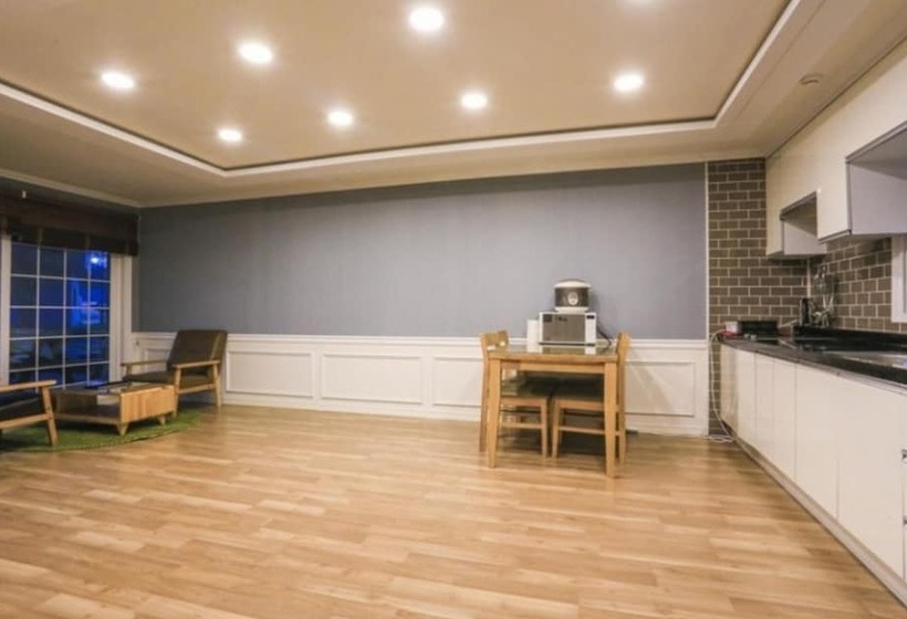 Cheongju Okhwayongsojelpyeong Pension