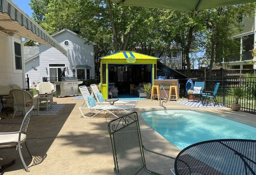 Colonial Beach Plaza Bed & Breakfast