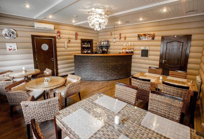 Eco Hotel Romanov Les