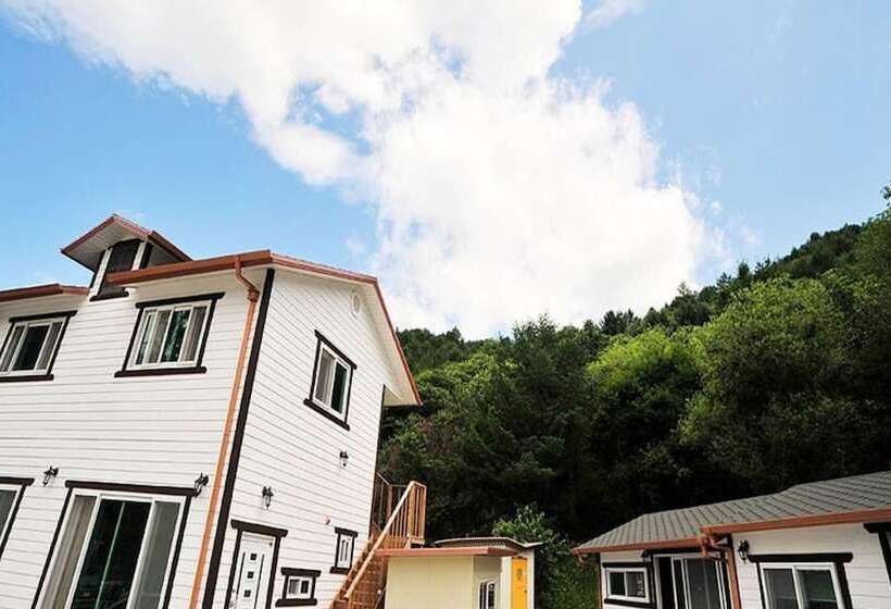 Gapyeong Jandigujang Pension
