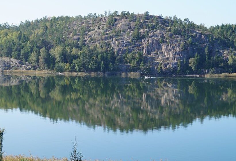 Hjortö Stugor & Stockhus