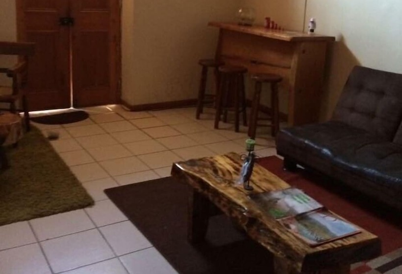 Hostal Rocas Del Maule