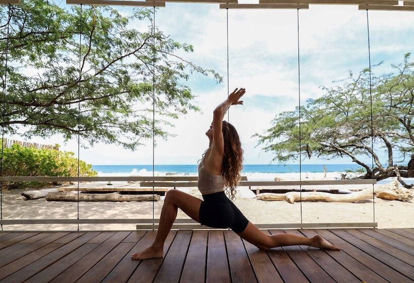 فندق 99 Surf Lodge