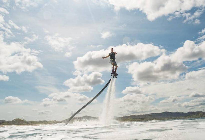 فندق 99 Surf Lodge