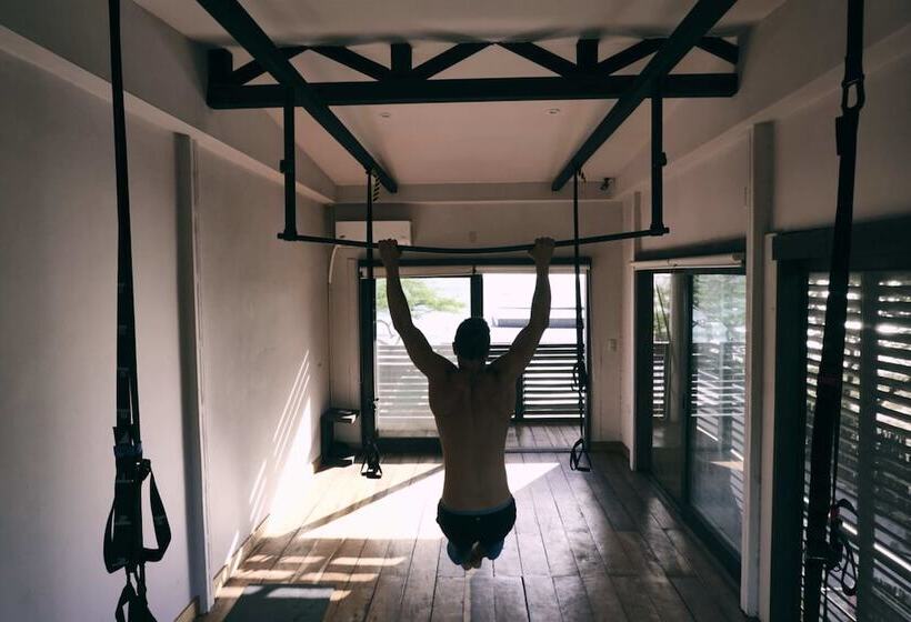 فندق 99 Surf Lodge