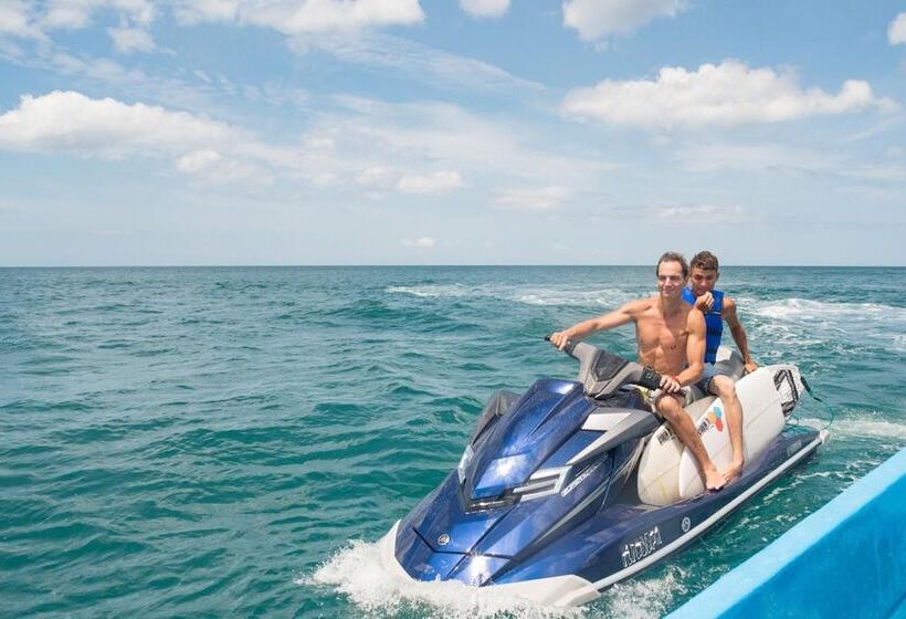 فندق 99 Surf Lodge