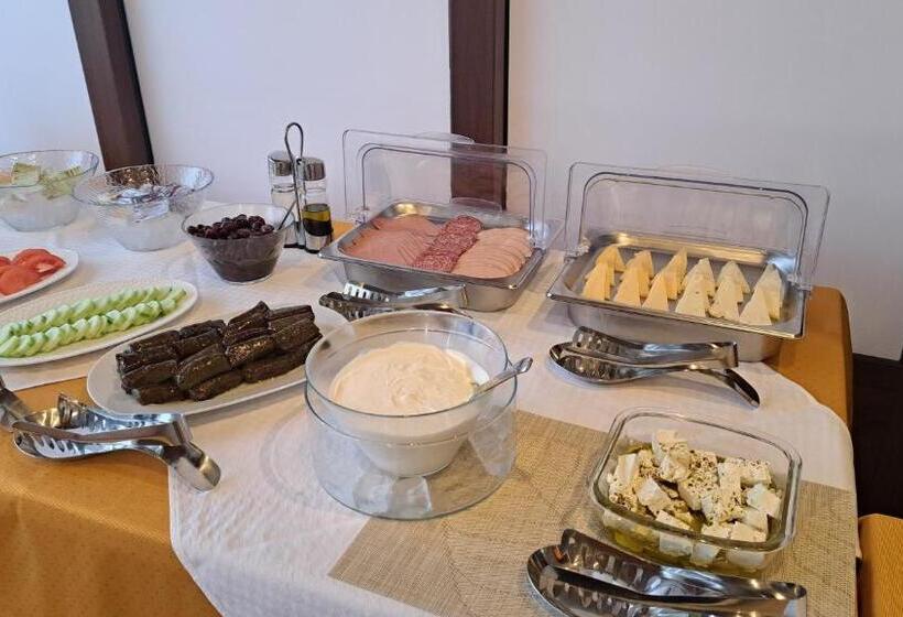 ホテル Archontiko Tzoumerkon