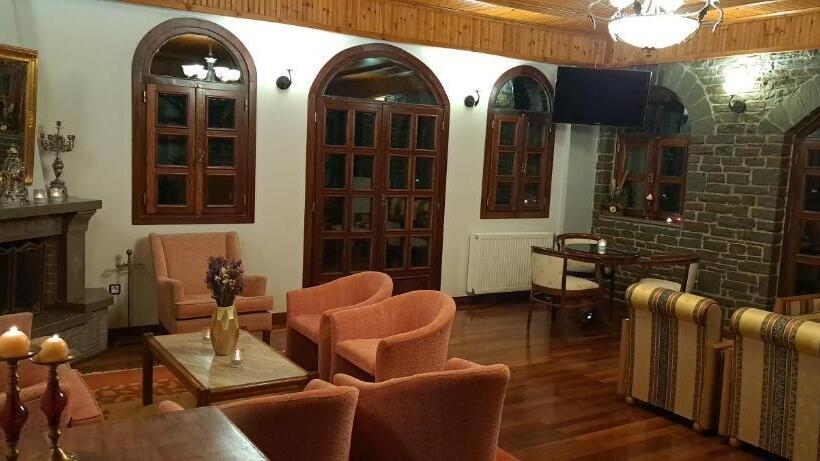 ホテル Archontiko Tzoumerkon