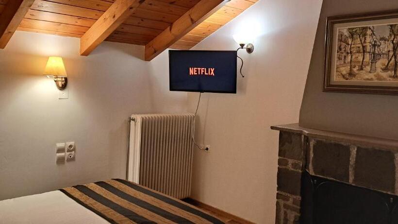 ホテル Archontiko Tzoumerkon