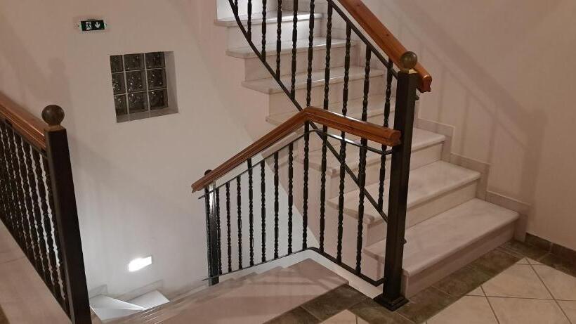 ホテル Archontiko Tzoumerkon