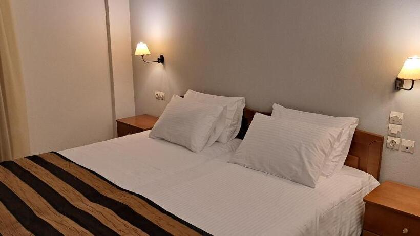 ホテル Archontiko Tzoumerkon