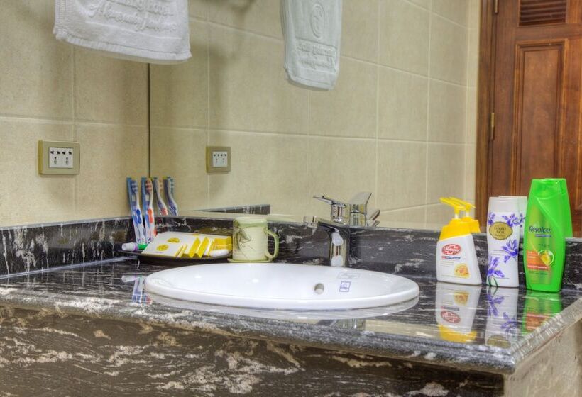 هتل Bacninh Charming