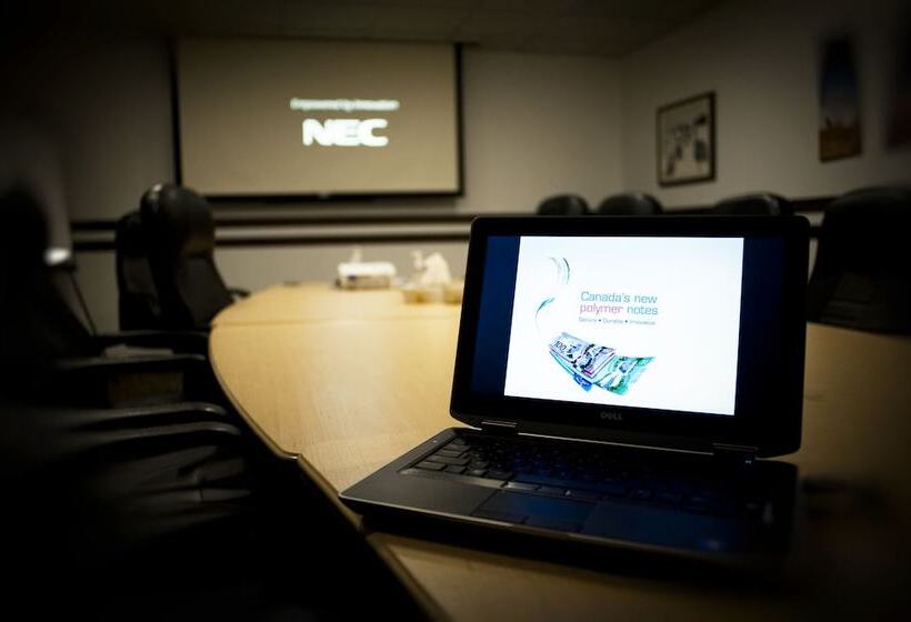 فندق Bear Claw Casino &