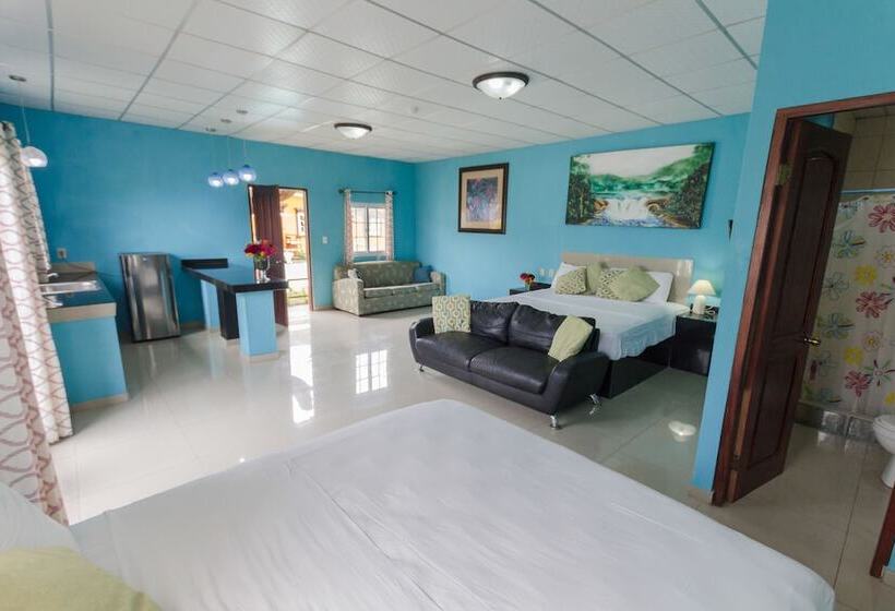 בית מלון כפרי Big Daddy S Beach Club And