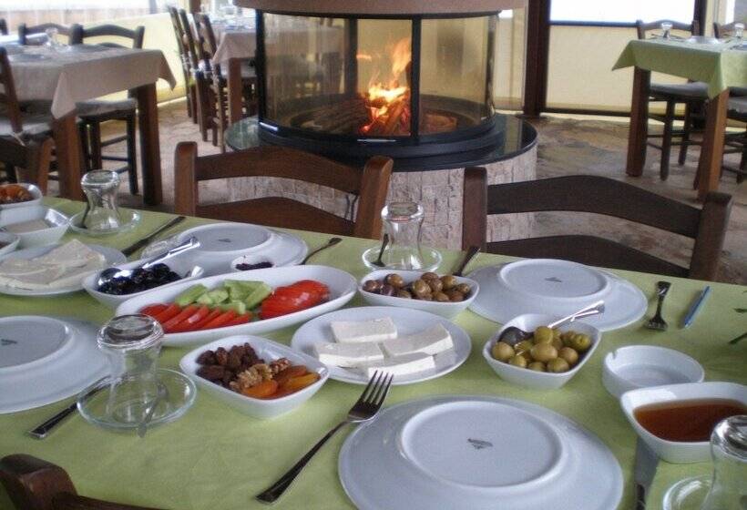 فندق Defne Pansiyon