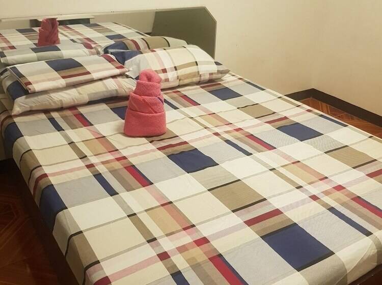 בית מלון כפרי Enriquez Resort