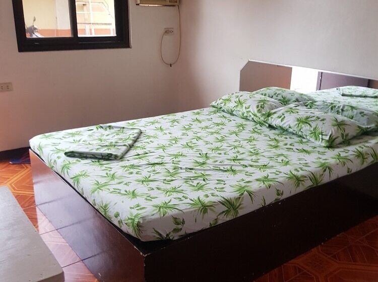 בית מלון כפרי Enriquez Resort