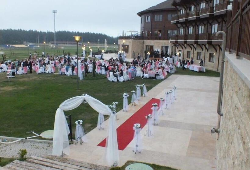בית מלון כפרי Fenerbahce Topuk Yaylasi Resort & Sport Topuk Yaylası
