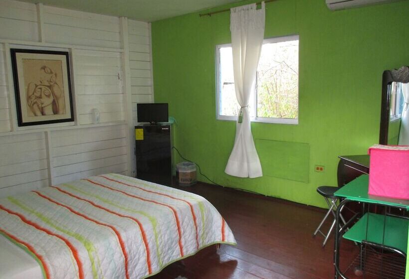 هتل Flemming Tree