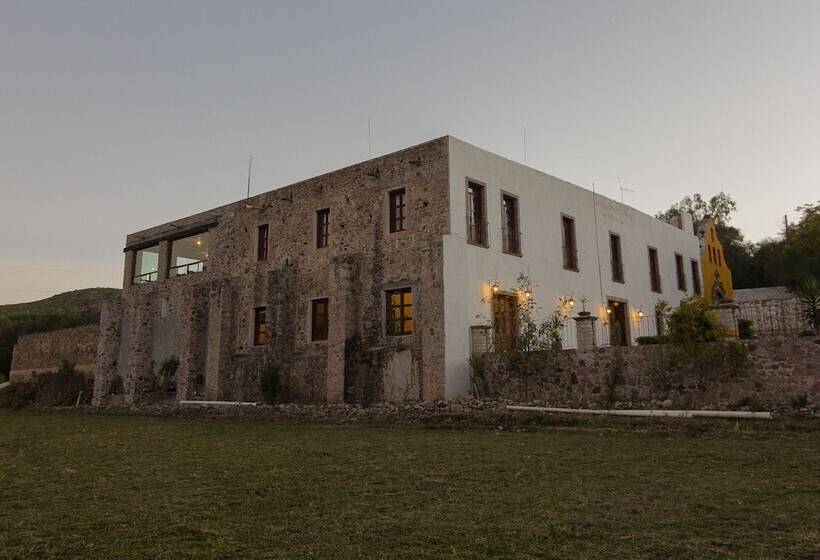 ホテル Hacienda Ecoturistica La Salitrera