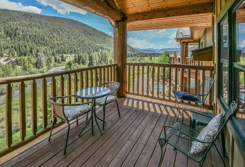 ホテル Hidden River Lodge 5995