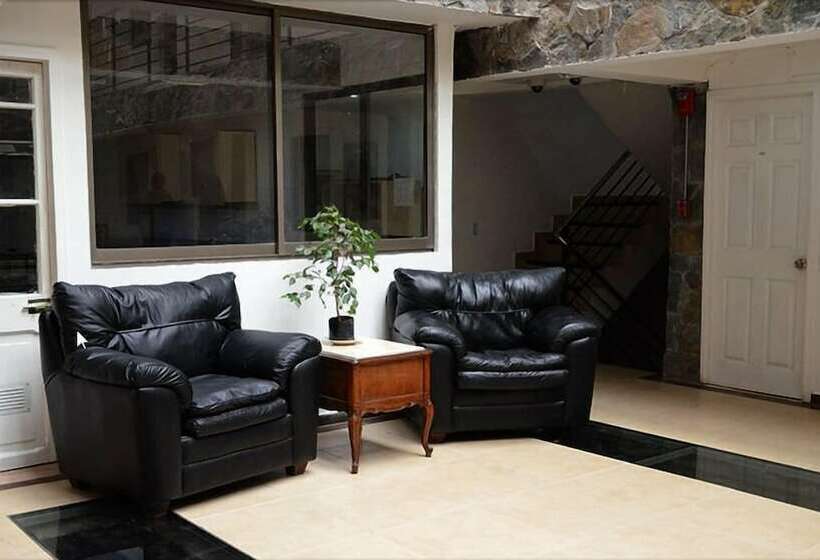 Hotel Hostal Colo Colo