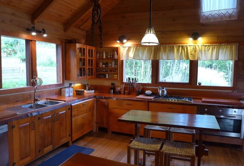 Отель Kila Tai Tai Lodge