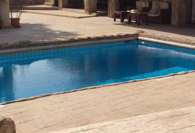 בית מלון כפרי Kings Annex