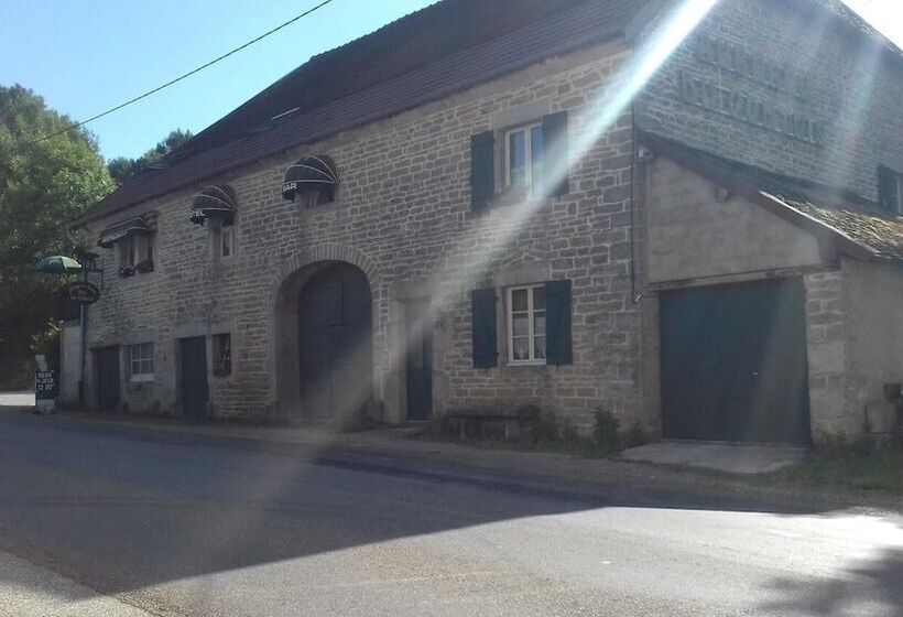 Отель L Auberge Du Comtois