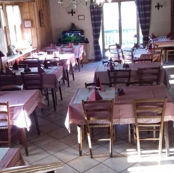 Отель L Auberge Du Comtois