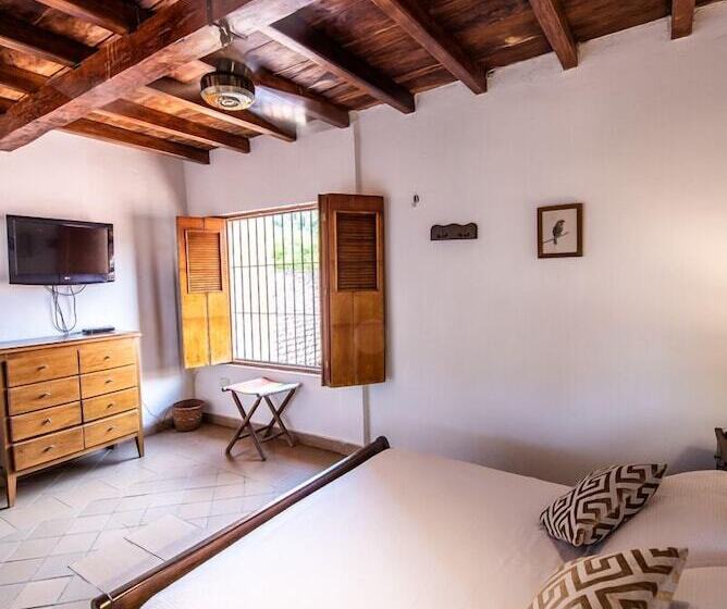 בית מלון כפרי La Casa Amarilla