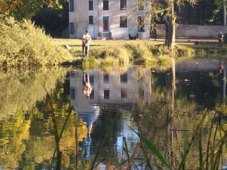فندق Lodge Hôtel Domaine De Sommedieue