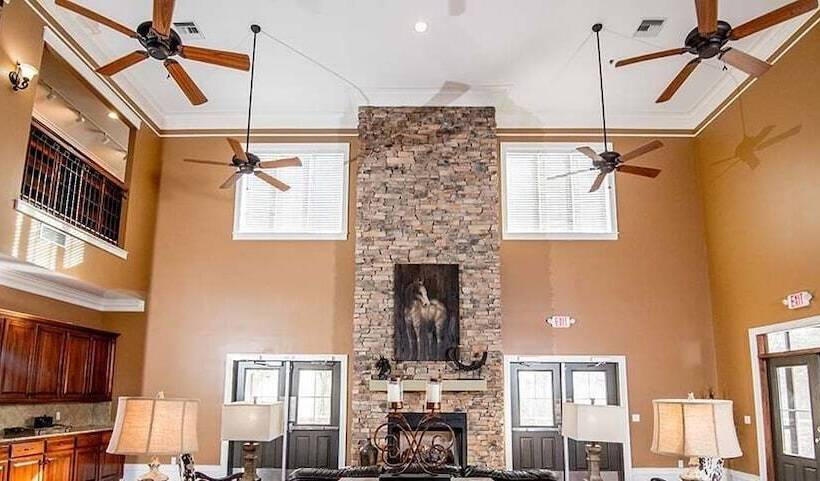 فندق Magnolia Creek Lodge