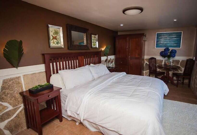 酒店 Momotombo Lake Resort & Villas