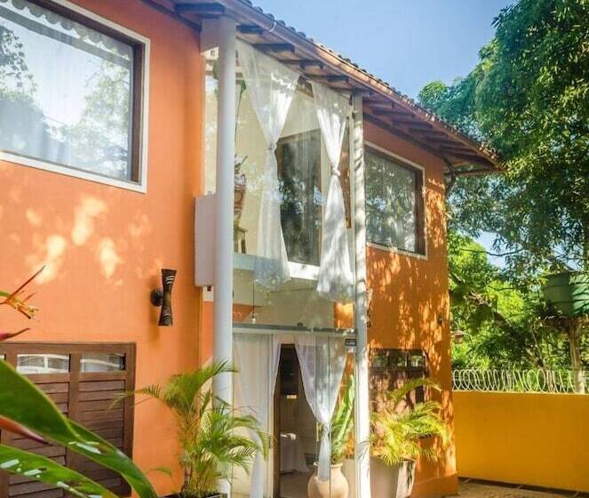 Отель Pariri Suites