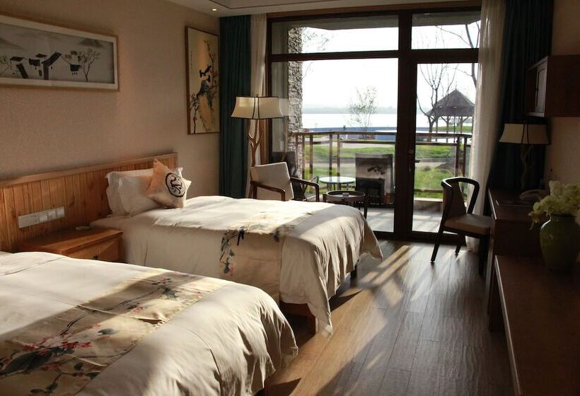 호텔 Queshan Lake Arcadia Intl Resort