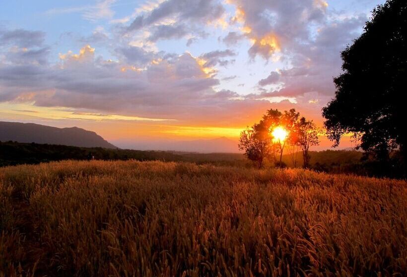 فندق Sabaidee Valley