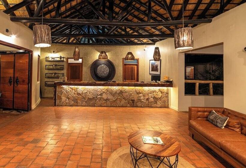 هتل Sambiya River Lodge