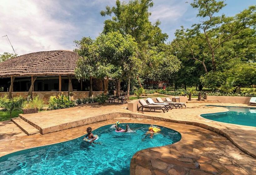 هتل Sambiya River Lodge